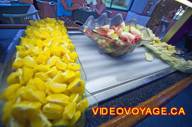 Cuba Varadero Villa Tortuga Para la cena, la fruta en un plato frío.