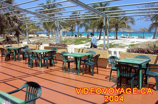 Cuba Varadero Villa Tortuga La terrasse était très similaire en 2004, toujours avec une belle vue de l'océan.