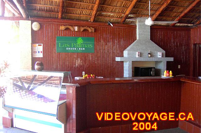 Cuba Varadero Villa Tortuga Le snack bar Las Palmas en 2004, situé tout près de la piscine principale.