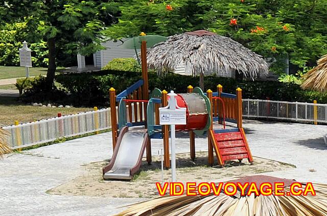 Cuba Varadero Melia Peninsula Varadero Para más pequeña piscina al lado de los más jóvenes.