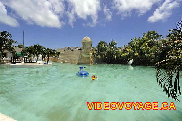 Cuba Varadero Melia Peninsula Varadero Avec un fort dans la piscine!