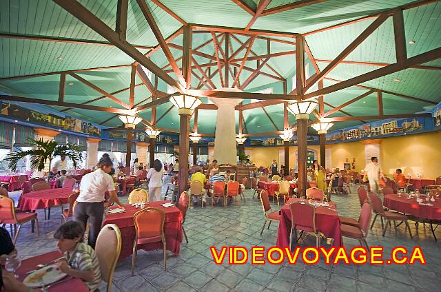 Cuba Varadero Melia Peninsula Varadero Une assez grande salle à manger intérieur et climatisé.