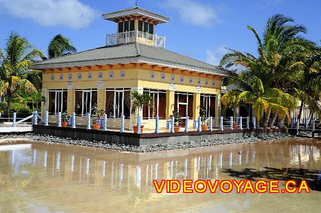Cuba Varadero Melia Peninsula Varadero El exterior del restaurante Tocororo una vez que el restaurante estaba abierta.