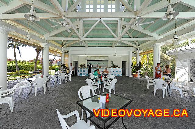 Cuba Varadero Melia Peninsula Varadero Un restaurante de planta abierta.