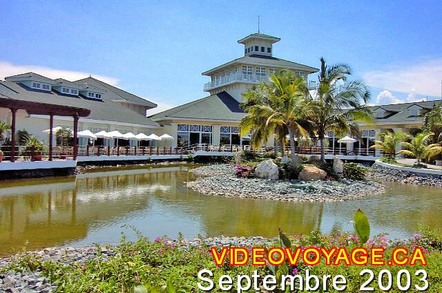 Cuba Varadero Melia Peninsula Varadero Une photographie en septembre 2003, peut de temps après l'ouverture de l'hôtel.