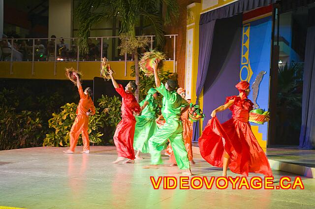 Cuba Varadero Hotel Villa Cuba Colorful show