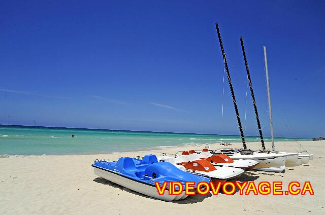 Cuba Varadero Hotel Villa Cuba Sur la plage: catamaran, voilier, kayak et pédalot.