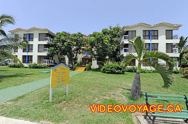 Cuba Varadero Hotel Villa Cuba El único gran edificio en las villas.