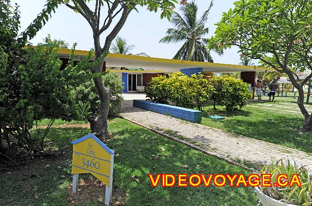 Cuba Varadero Hotel Villa Cuba The 3460 building is circular for access to rooms.