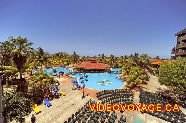 Cuba Varadero Hotel Villa Cuba A large swimming pool with 3 basins.