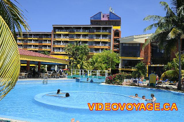 Cuba Varadero Hotel Villa Cuba Plusieurs personnes aiment se baigner dans le centre peu profond.