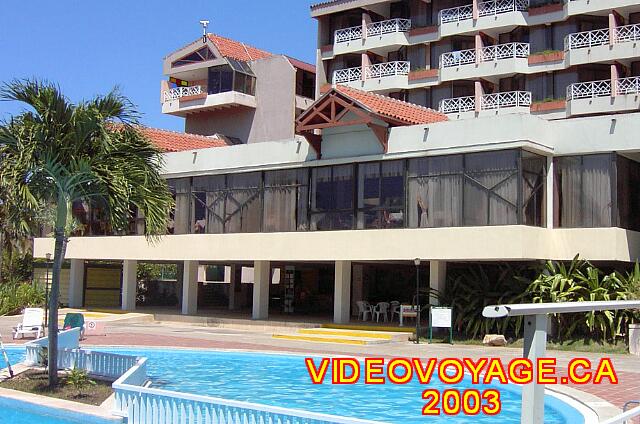 Cuba Varadero Hotel Villa Cuba Las Dalias restaurante buffet en el segundo piso.